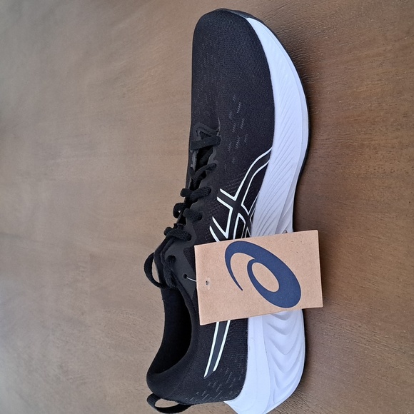 ASICS Gel-Excite 10 Running Shoes - Color: Black / White - Size: 9.5 - Picture 1 of 9